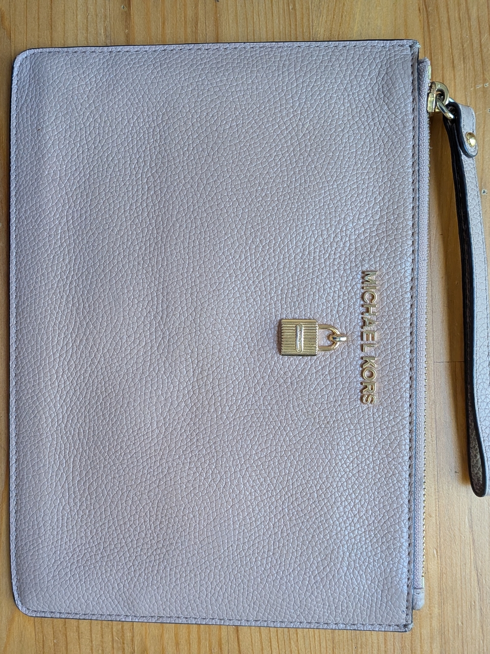 MICHAEL KORS Pebbled Leather Wristlet Clutch in Light Dusty Pink